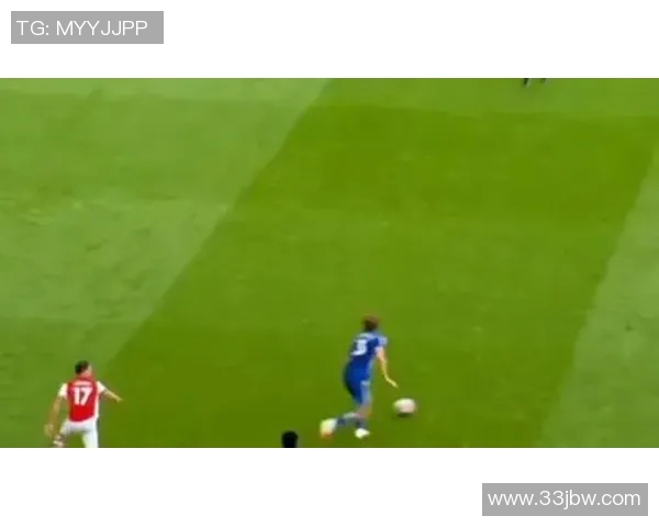 库尔德人对阵哥德堡的精彩较量展现足球魅力与团队精神