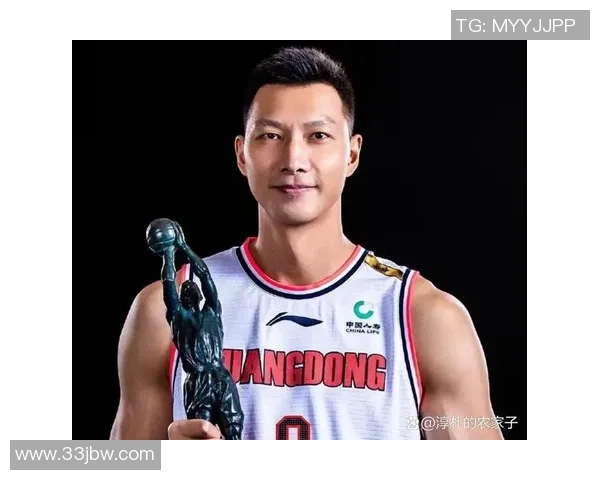 易建联的篮球传奇：从青涩少年到国家队核心的成长之路