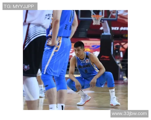 方硕的篮球之路：从青涩少年到职业赛场的辉煌蜕变与成长故事