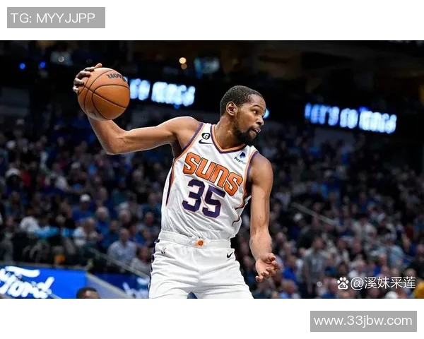 杜兰特与比斯利的对决谁能在赛场上笑到最后分析两位球员的实力与表现