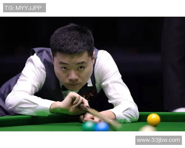 丁俊晖与艾伦女裁判的精彩对决引发的热议与关注 丁俊晖与艾伦女裁判的精彩对决引发的热议与关注